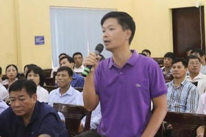 Bị dân kêu, đổ tội oan cho "con Cô-vít"?