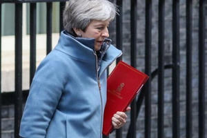 Thủ tướng Anh mất quyền kiểm soát Brexit