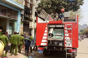 Sơn La: Ngôi nhà 3 tầng phát nổ kinh hoàng giữa trưa