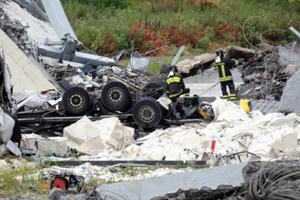 Vụ sập cầu cạn tại Italy: Thủ tướng Conte ban bố tình trạng khẩn cấp