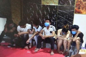 Quảng Trị: 14 thanh niên tụ tập ăn nhậu dưới tầng hầm quán karaoke, dương tính với ma tuý