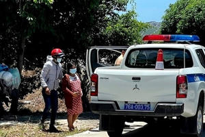 Quảng Ngãi: Cảnh sát giao thông hỗ trợ thai phụ ngoài tỉnh đi cấp cứu