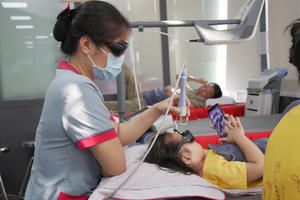 Hai bệnh nhi bị liệt cơ mặt vì dùng máy điều hòa sai cách