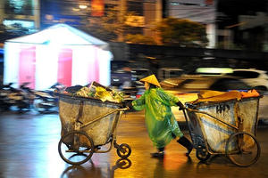 Những người thầm lặng làm việc trong đêm Giao thừa