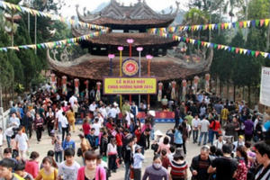 Làm sao để hội tan mà lòng người còn náo nức?