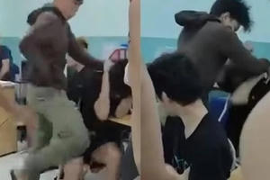 Bảo vệ dân phố đánh đập 2 thiếu niên bằng “đòn hiểm ác” Bảo vệ dân phố đánh đập 2 thiếu niên bằng “đòn hiểm ác”