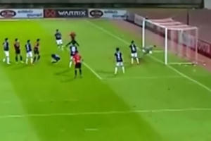 Clip: Pha cứu thua đẳng cấp của thủ thành Văn Lâm ở CLB Muangthong United