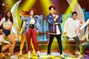 Ngô Kiến Huy - Khổng Tú Quỳnh “nắm tay” làm minishow