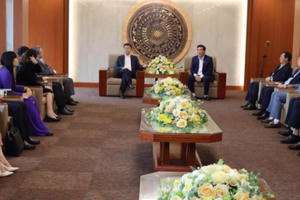 Bộ trưởng Lê Thành Long làm việc với Ban Thường vụ Tỉnh uỷ Phú Thọ