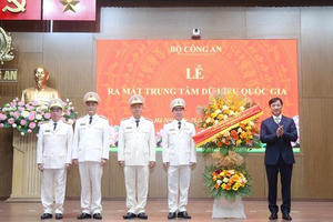 Bộ Công an ra mắt Trung tâm dữ liệu quốc gia Bộ Công an ra mắt Trung tâm dữ liệu quốc gia