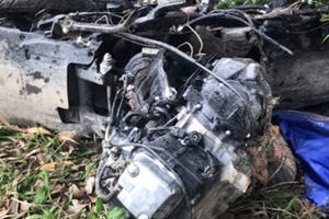 Hà Tĩnh: Xe máy nát bét, hai vợ chồng tử vong sau cú va chạm kinh hoàng với xe bán tải
