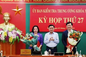 Bộ Chính trị chuẩn y 2 Phó chủ nhiệm Ủy ban Kiểm tra Trung ương Bộ Chính trị chuẩn y 2 Phó chủ nhiệm Ủy ban Kiểm tra Trung ương