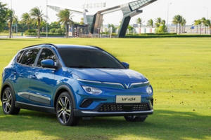 Màn ra mắt mắt mãn nhãn của “bom tấn” xe điện VF e34 xô đổ mọi kỷ lục