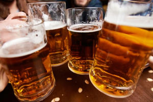 Slide - Điểm tin thị trường: Doanh thu thị trường bia và cà phê vỉa hè đạt giá trị hơn 3 tỷ USD