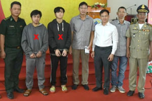 Tây Ninh: Tiếp nhận 6 người về từ Campuchia, phát hiện 2 đối tượng giết người trốn truy nã