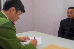 Đang vận chuyển hàng chục kg thuốc nổ đi bán kiếm lời thì bị bắt