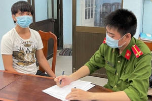 Giao cấu với người yêu chưa thành niên rồi quay clip nóng làm kỷ niệm