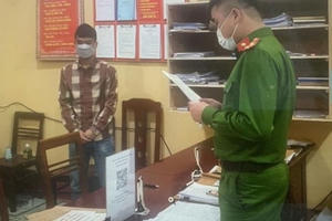 Cán bộ trạm thu phí bị khởi tố vì nhận tiền để ‘thông chốt’ xe quá tải lên cao tốc