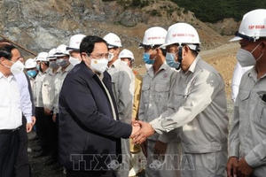 Thủ tướng Phạm Minh Chính kiểm tra các dự án cao tốc