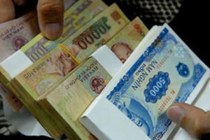 Tin kinh tế 6AM: Xử lý vi phạm mua, bán ngoại tệ và đổi tiền sai dịp Tết; Ô tô cũ 200 triệu để du xuân