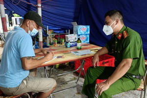 4 người ở Quảng Ninh trình giấy xét nghiệm giả để qua chốt kiểm soát dịch Hải Dương