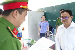 An Giang: Bắt tạm giam nguyên Giám đốc Trung tâm Giáo dục nghề nghiệp - Giáo dục thường xuyên huyện Châu Thành An Giang: Bắt tạm giam nguyên Giám đốc Trung tâm Giáo dục nghề nghiệp - Giáo dục thường xuyên huyện Châu Thành