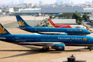 Khách tăng đột biến, sân bay Nội Bài rút ngắn thời gian đóng cửa