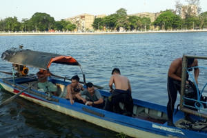 Một người đàn ông gieo mình xuống sông Gài Gòn