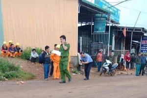 Đã tìm thấy chiếc xe tải làm đứt cáp quang, khiến 2 em học sinh bị điện giật tử vong Đã tìm thấy chiếc xe tải làm đứt cáp quang, khiến 2 em học sinh bị điện giật tử vong