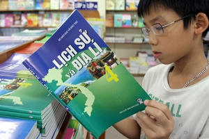 Khai tử môn lịch sử có trái Luật Giáo dục ?