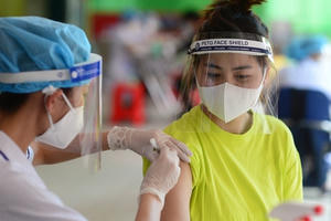 TP HCM: Đợt cao điểm, hơn 610.000 người tiêm vắc xin COVID-19