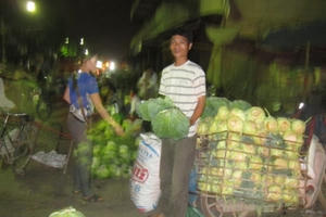 Hà Nam: Kiếm tiền tiêu Tết ở chợ Âm phủ