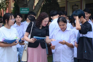 Thủ tướng yêu cầu báo cáo công tác tuyển sinh vào lớp 10 công lập Hà Nội