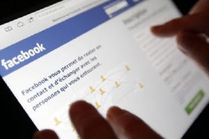 Giám đốc bệnh viện "chột dạ" vì câu đối của bác sĩ