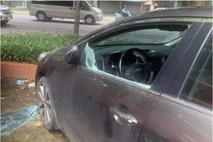 Điều tra vụ 9 ô tô bị đập vỡ kính trong đêm tại chung cư ở Hà Nội