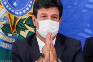 Bất đồng về đối phó dịch, Tổng thống Brazil miễn nhiệm Bộ trưởng Y tế