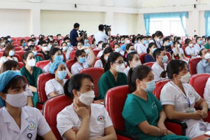 Bắc Ninh: Thưởng gần 500 triệu đồng cho 76 cán bộ, y bác sĩ hỗ trợ phòng chống dịch tại các tỉnh phía Nam