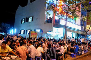 TP HCM: Lập tổ công tác liên ngành kiểm tra thường xuyên lòng lề đường