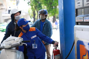 Gồng mình “gánh” giá, Quỹ bình ổn xăng dầu nguy cơ “bể”