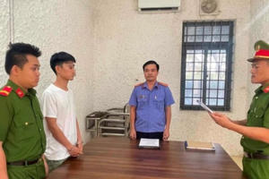 Đốt chuồng bò nhà "người tình" hơn 15 tuổi vì ghen tuông