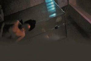 Tâm điểm dư luận: Nhân viên massage nữ không mảnh vải che thân đưa khách "lên đỉnh" giữa lòng Hà Nội