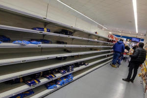 Đối diện sống chết, trong đại nạn hãy 'người' hơn