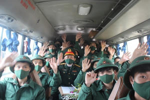 Hơn 3.000 thanh niên Nghệ An háo hức lên đường nhập ngũ