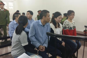 Giao dịch trái phép hàng trăm tỷ đồng