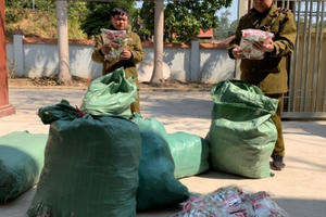Lạng Sơn: Thu giữ 9.000 chiếc chân gà nhập lậu có nhãn hàng hóa bằng tiếng Trung Quốc