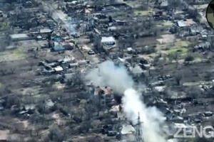 Video: Bị phục kích, xe tăng Nga bốc cháy dữ dội