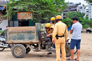 Hà Nội: Xử lý, vận động người dân từ bỏ xe tự chế