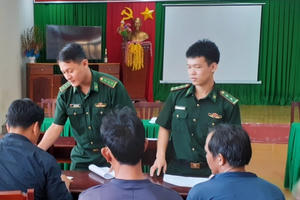 14 ngư dân gặp nạn trên biển được cứu giúp vào bờ an toàn