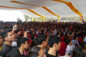 Ninh Bình: Hàng vạn người đổ về chùa Bái Đính trong ngày khai hội