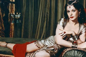 Cuộc đời kỳ lạ của người phụ nữ đẹp nhất thế giới